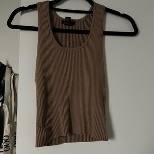 brown tank top